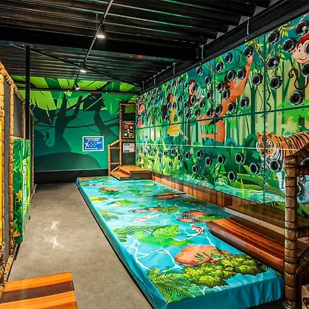 Holiday home In With Kitchen *